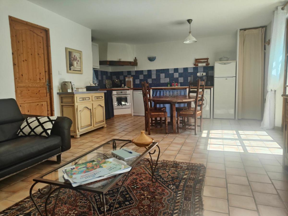 Domaine Bellavigne Gites Et Spa Forcalquier Exteriör bild
