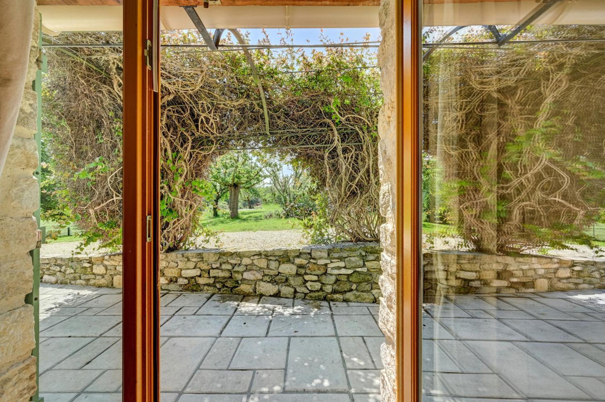 Domaine Bellavigne Gites Et Spa Forcalquier Exteriör bild